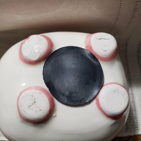 Look at this cute face.. Cute Ceramic Piggy Bank from Ireland. - Picture 5 of 7